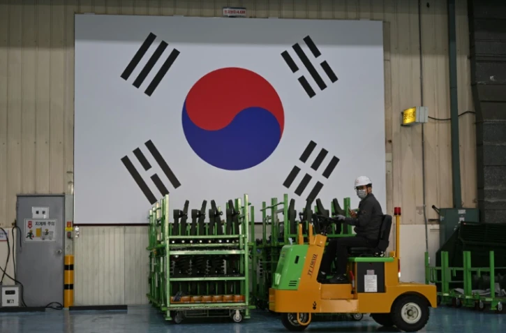 Un drapeau sud-coréen à l’usine Hanwha Aerospace de Changwon, le 21 novembre 2024.  