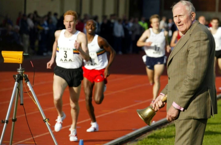 L'ancien champion britannique Roger Bannister lors du mile célébrant à Oxford le 50e anniversaire de son record du monde sur la distance, le 6 mai 2004