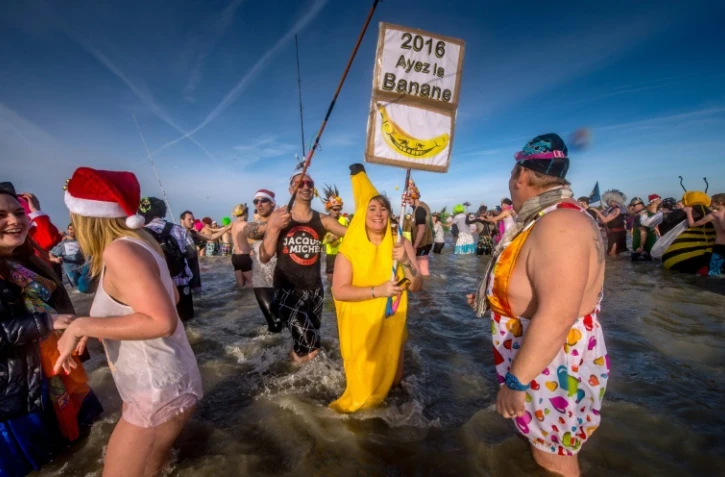 Traditionnel bain de mer du 1er janvier 2016 Ă Malo-Les-Bains