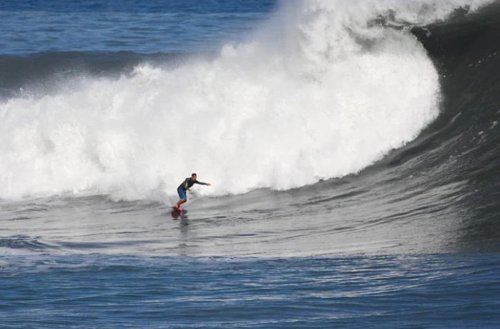Jeudi 4 août 2011 - Le Port - Surf sur le spot de la Follette