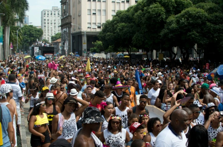 Le "bloco" (défilé de rue) du Cordao da Bola Preta, dans le centre ville de Rio de Janeiro, le 6 février 2016