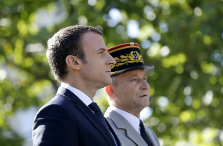 Emmanuel Macron et le général Pierre de Villiers, alors chef d'état-major, au défilé militare du 14 juillet 2017 à Paris