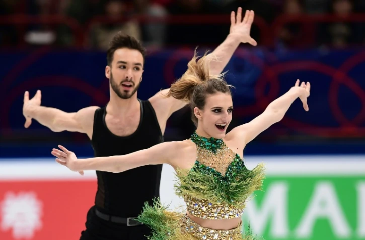Les Français Gabriella Papadakis et Guillaume Cizeron lors du programme court de danse sur glace au Mondial de patinage artistique, le 23 mars 2018 à Milan