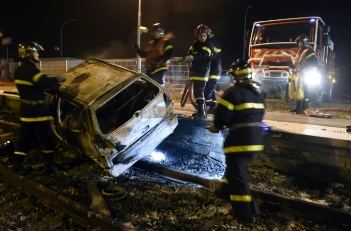 Véhicule calciné lors de violents incidents survenus le 20 octobre 2016 à Moirans