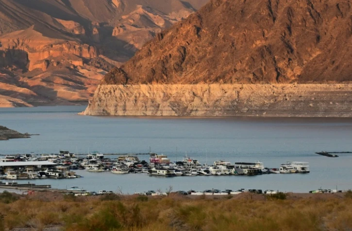 Traces du manque d'eau lié à la sécheresse sur les rives du lac Mead, dans le Nevada, le 21 août 2026