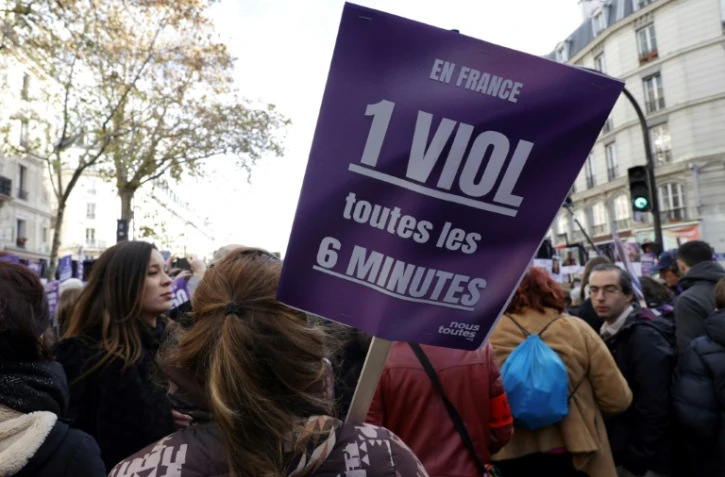 Dans la manifestation contre les violences faites aux femmes, Ă Paris le 25 novembre 2023