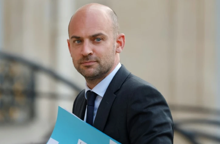 Le ministre français des Affaires étrangères, Jean-Noël Barrot, arrive à un dîner de travail au palais de l'Elysée, à Paris, le 5 mai 2025