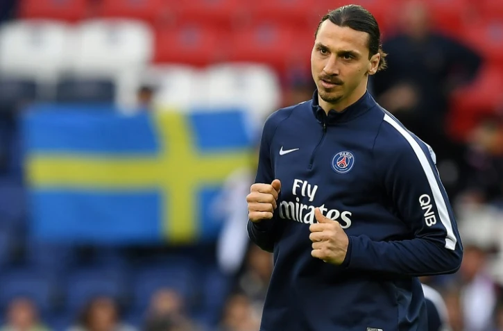 L'attaquant vedette Zlatan Ibrahimovic à l'échauffement avant son ultime match avec le PSG, face à Nantes au Parc des Princes, le 14 mai 2016