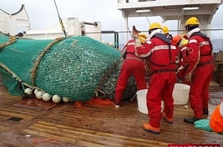 Pêche à la légine (photo d'archives des TAAF)