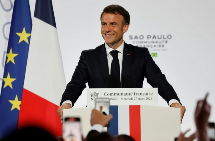 Le président français Emmanuel Macron prononce un discours devant la communauté française installée au Brésil, le 27 mars 2024 à Sao Paulo