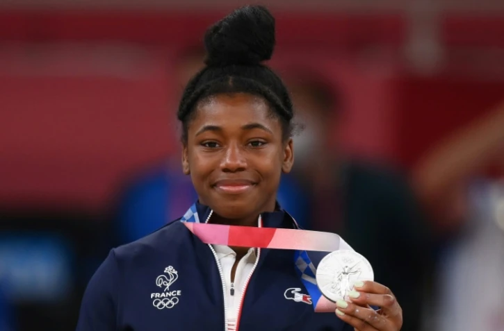 Sarah-Léonie Cysique en argent dans la catégorie -57 kg aux Jeux de Tokyo, le 26 juillet 2021