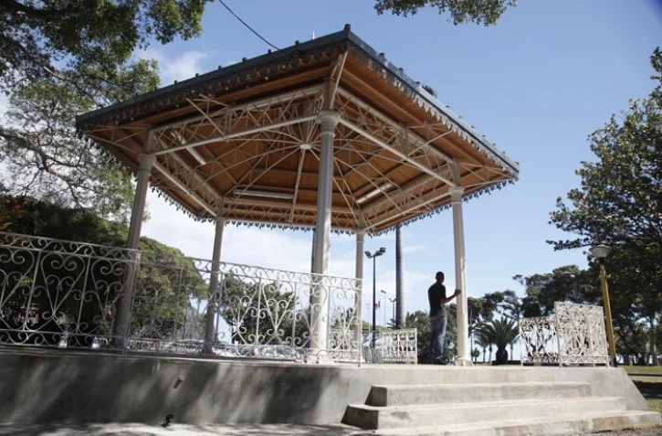 Vendredi 26 août 2011 - Kiosque Jules Arlanda au barachois
(Photo Michel Désiré)