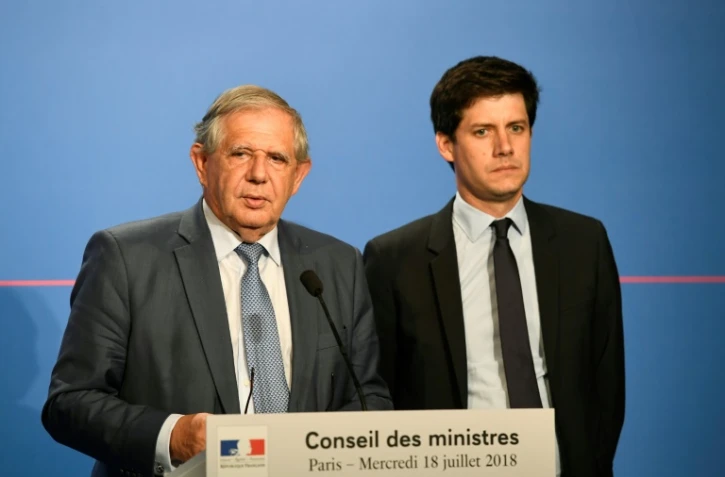 Le ministre de la Cohésion des territoires Jacques Mézard et le secrétaire d'Etat auprès du ministre, Julien Denormandie, à l'Elysée, le 18 juillet 2018