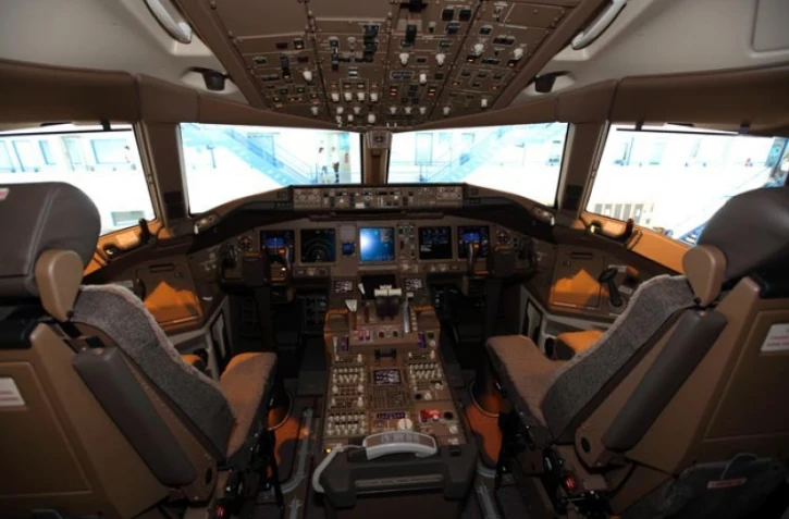 Le Boeing  777-200 LR  d'Air austral