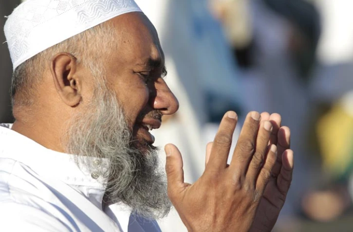 Mercredi 31 Août 2011

Prière de la fin du ramadan sur le vélodrome de Champ Fleuri