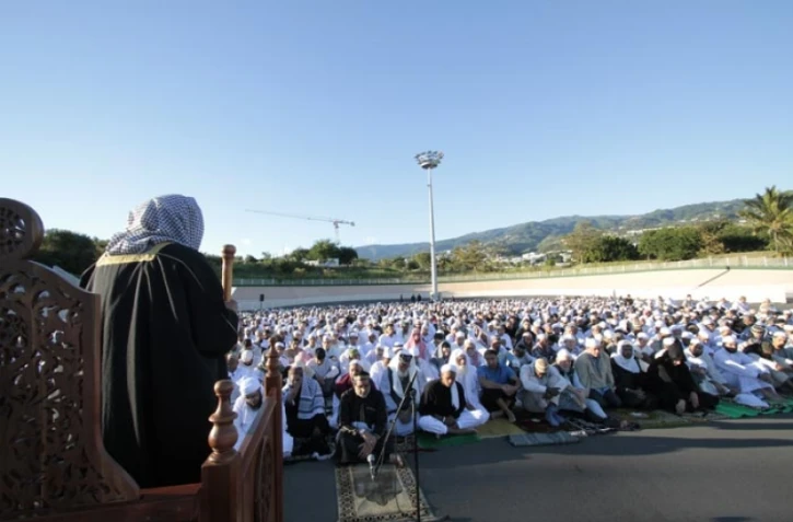 Mercredi 31 Août 2011Prière de la fin du ramadan sur le vélodrome de Champ Fleuri