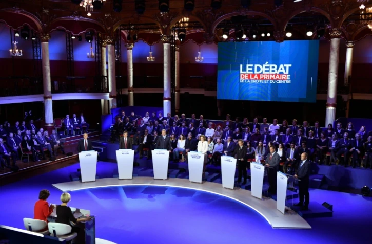 Les sept candidats à la primaire de la droite, dans la salle Wagram à Paris, le 3 novembre 2016