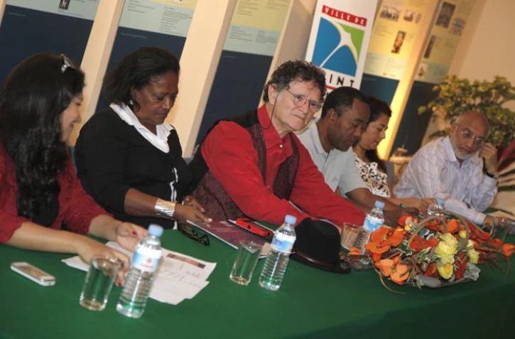 Mardi 6 septembre 2011 -

Conférence de presse sur les festivités de l'Eid à Saint-Denis (Photo Michel Désiré)