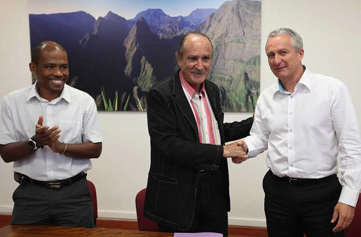 Vendredi 9 Septembre 2011
Conférence de presse du grand raid et EDF