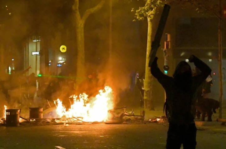 Heurts entre manifestants et forces de police, le 17 octobre 2019 Ă Barcelone