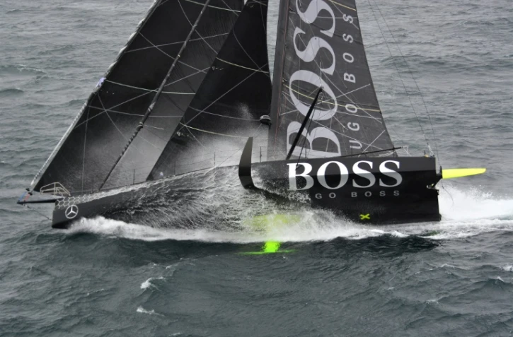 Alex Thomson à bord d'Hugo Boss, sur la route du Vendée Globe, au large des Îles Kerguelen, le 30 novembre 2016 