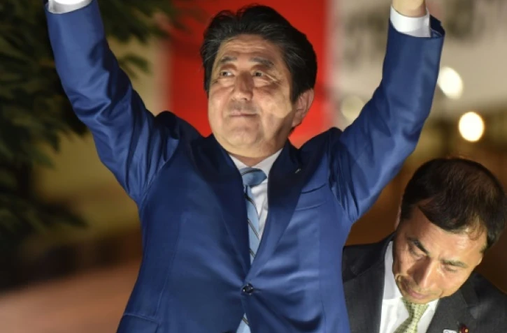 Le Premier ministre Shinzo Abe fait campagne à Tokyo le 20 octobre 2017