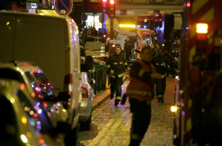 Les secours mobilisés après des attaques dans le 10e arrondissement le 13 novembre 2015