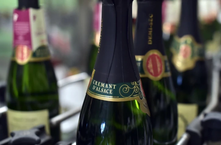 Des bouteilles de crémant d'Alsace, à Steinbach, au sud de la route des vins d'Alsace