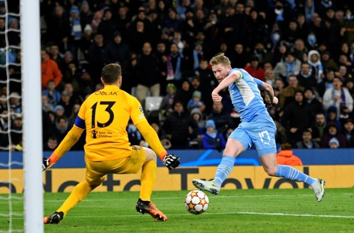 Kevin De Bruyne bat de près le gardien de l'Atletico Madrid Jan Oblak et scelle la victoire de Manchester City à domicile en C1, le 5 avril 2022