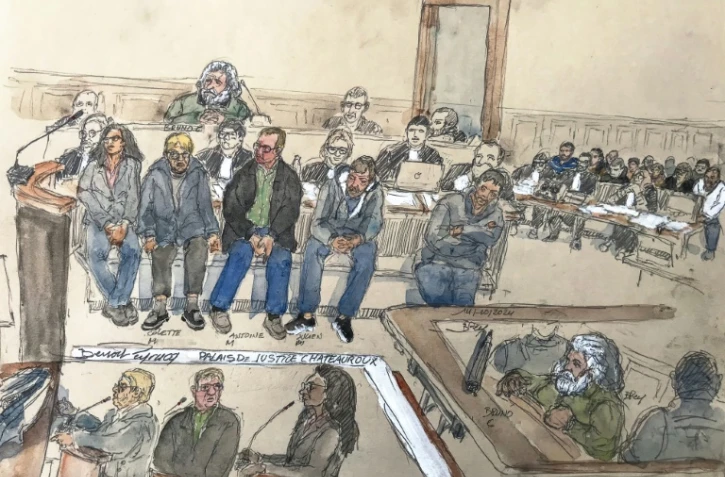 Croquis d'audience, le 14 octobre 2024 ,du procès de 19 personnes accusées de maltraitance d'enfants dans des foyers d'accueil non agréés, au tribunal de Châteauroux, dans l'Indre