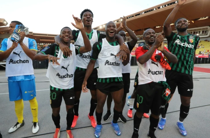 La joie des joueurs de Lens, après leur succès à Monaco, le 21 août 2021