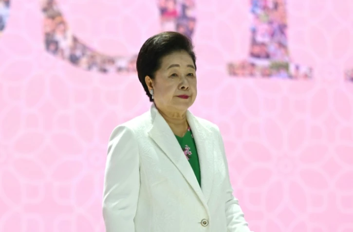 La dirigeante de l'Église de l'Unification (secte Moon), Han Hak-ja? assiste à une cérémonie de mariage de masse au Cheongshim Peace World Center, le 12 avril 2025 à Gapyeong, en Corée du Sud