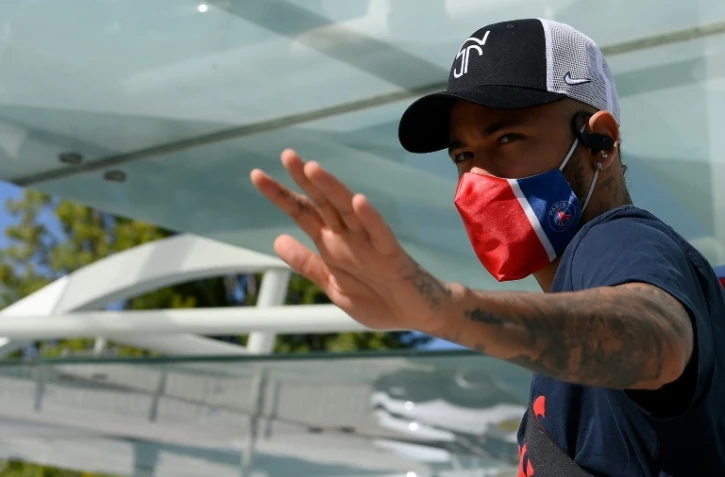 L'attaquant du PSG Neymar à la sortie de son hôtel à Lisbonne, le 21 août 2020