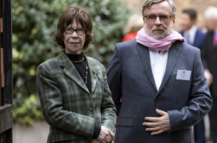 Véronique Colucci aux côtés du président des Restos du coeur Patrice Blanc, le 21 novembre 2017 à Paris