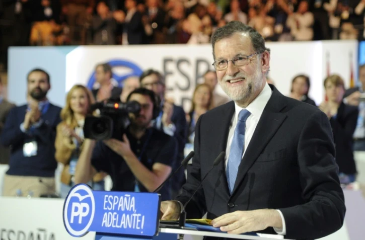 Le chef du gouvernement espagnol Mariano Rajoy reconduit à la tête du Parti populaire (conservateur) d'Espagne, le 11 février 2017 à Madrid