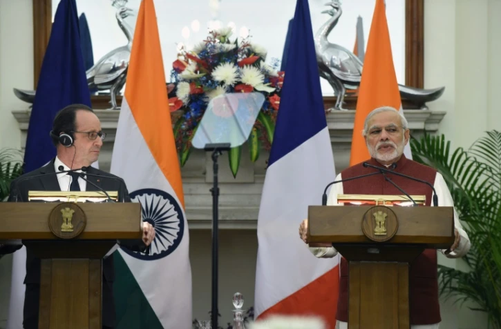 Le Premier ministre indien Narendra Modi (g) et le président français François Hollande à New Delhi le 25 janvier 2016