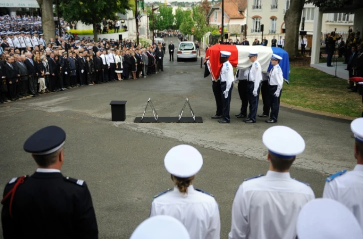 Les funérailles de la policière municipale Aurélie Fouquet, le 26 mai 2010 à Villiers-sur-Marne, dans la banlieue parisienne
