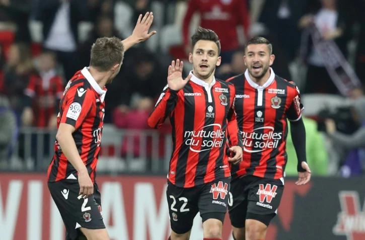 Le jeune attaquant grec Anastasios Donis (N.22) vient d'égaliser pour l'OGC Nice face à Caen à l'Allianz Riviera, le 10 mars 2017