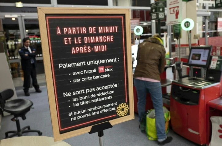 Une caisse automatique dans un supermarché à Lyon, le 15 mars 2019