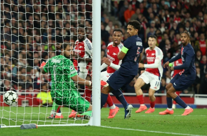 Gianluigi Donnarumma et la défense du PSG concèdent le 2e but à Arsenal, le 1er octobre 2024 à Londres