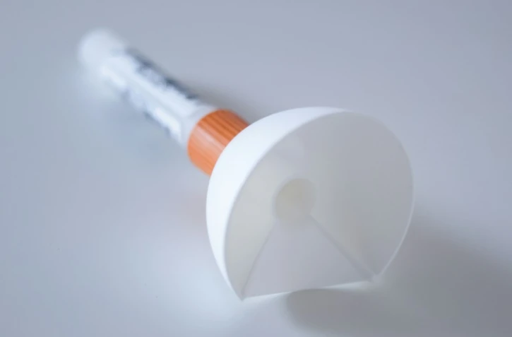 Accessoire pour réaliser un test salivaire, présenté en octobre 2020 par l'Université de Liège à Bruxelles