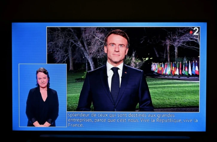 Emmanuel Macron lors des traditionnels voeux présidentiels retransmis sur France2, le 31 décembre 2023