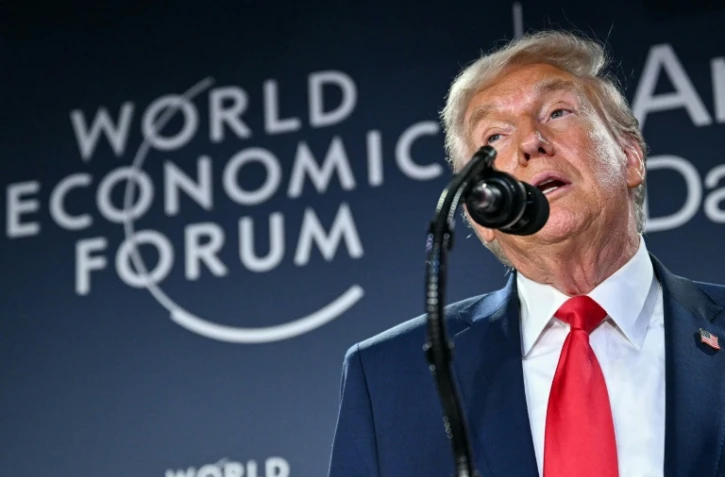 Le président américain Donald Trump s'exprime lors d'une réception en marge du sommet de Davos, en Suisse, le 21 janvier 2026