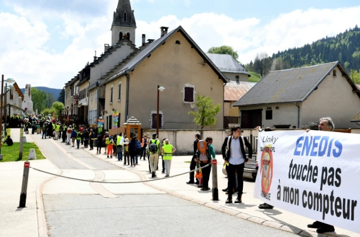 Manifestation contre le compteur Linky à Autrans le 5 mai 2018, en région Auvergne-Rhône-Alpes