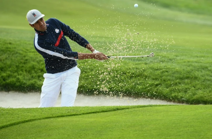L'Américain Tony Finau lors de la 1re journée de la Ryder Cup, sur le Golf National de Saint-Quentin-en-Yvelines, le 28 septembre 2018 