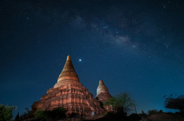 La Voie lactée au-dessus des temples de Bagan, en Birmanie, le 22 juin 2020