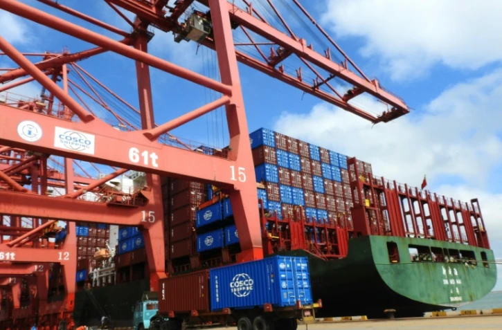 Des conteneurs dans le port de Lianyungang, le 13 juillet 2018 en Chine