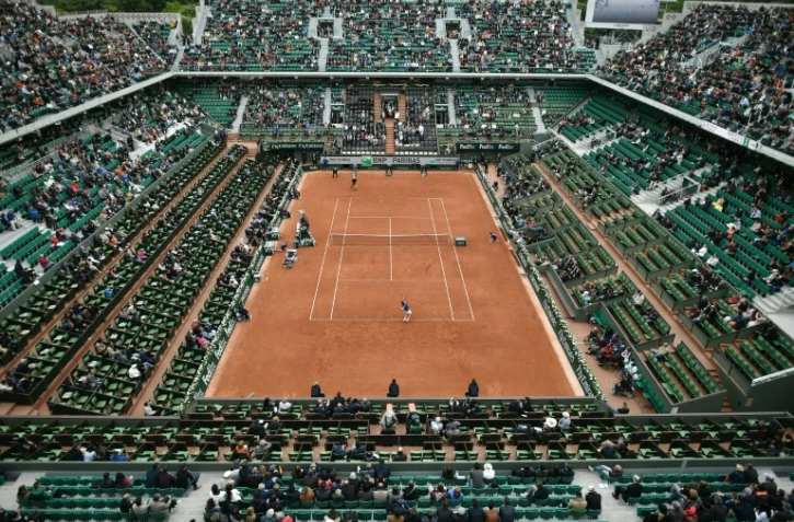 Vue générale du court central Philippe-Chatrier lors du tournoi de Roland-Garros, le 24 mai 2016