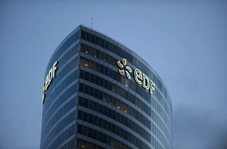 La tour EDF à La Défense, le 26 février 2014 près de Paris