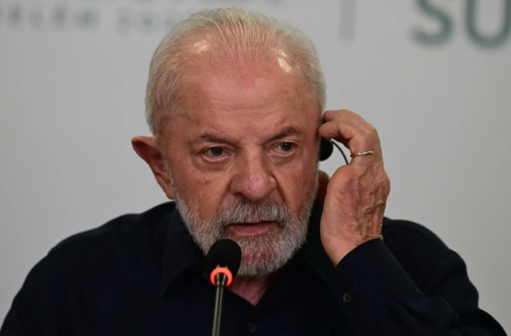 Le président brésilien Luiz Inacio Lula da Silva lors d'une interview avec des agences internationales, dont l'AFP, le 4 novembre 2025 à Belem, au Brésil